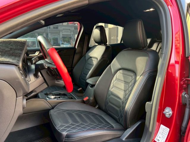 Focus ST Line Vignale 5D MK4.5 全車原鈑件 現省價差 媲美新車車況 新車原廠保固中  第3張相片