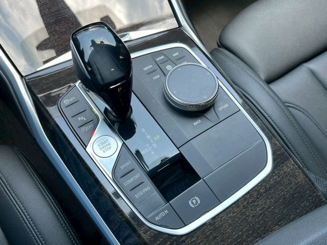 330i Luxury G20 5AT 原鈑件 盲點 加熱椅 抬頭顯示器 無線CarPlay  第8張相片