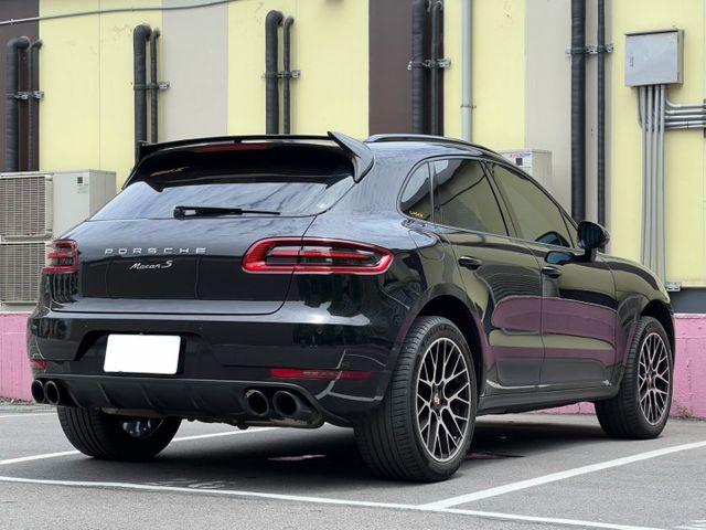 Macan 2.0T 全車原鈑件 總代理 20吋彩色Logo鋁圈 四出閥門排氣管 氣氛滿點  第2張相片