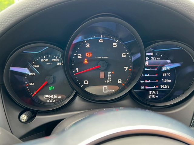 Macan 2.0T 全車原鈑件 總代理 20吋彩色Logo鋁圈 四出閥門排氣管 氣氛滿點  第12張相片