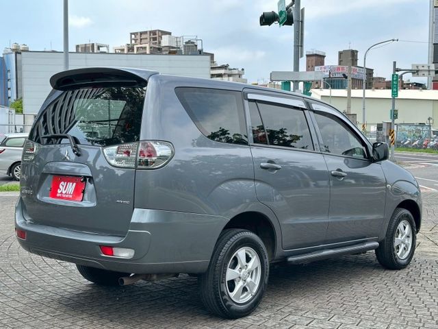超低里程!!／客貨兩用／內外漂亮／倒車顯影／後座空調／全車原鈑件／有保固  第3張相片
