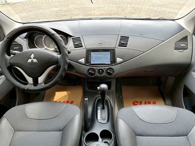 超低里程!!／客貨兩用／內外漂亮／倒車顯影／後座空調／全車原鈑件／有保固  第4張相片