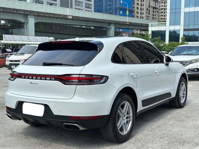 配備滿滿滿／ACC跟車／360環景／雙電動椅／Bose音響／電尾門／跑車計時／原鈑件  第4張相片