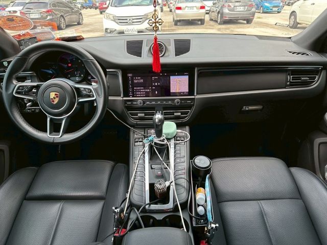 配備滿滿滿／ACC跟車／360環景／雙電動椅／Bose音響／電尾門／跑車計時／原鈑件  第6張相片