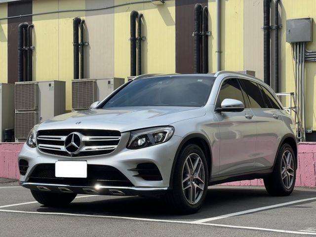 賓士 GLC250 AMG 4Matic 全景天窗 摸門 盲點 環景 原鈑件 實車超有氣氛  第1張相片