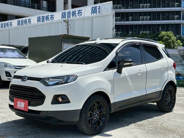 尊貴型／免鑰匙系統／倒車雷達／倒車顯影／改好安卓機／衛星導航／原鈑件  第2張相片