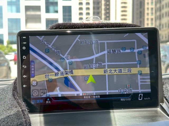 尊貴型／免鑰匙系統／倒車雷達／倒車顯影／改好安卓機／衛星導航／原鈑件  第14張相片
