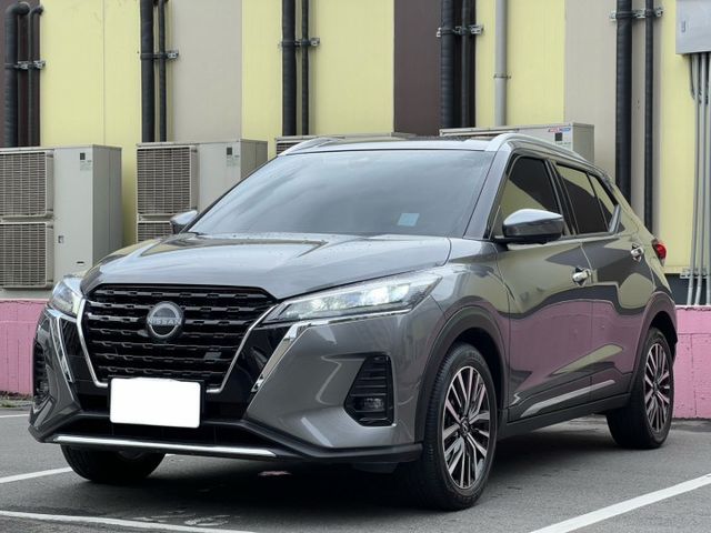 Kicks 小改款 旗艦款 只跑2800 全車原鈑件 新車保固中 熱門小休旅 省油省稅金  第1張相片