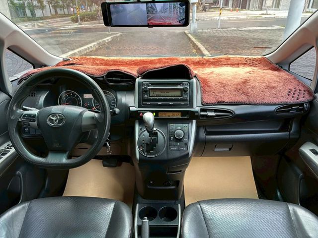 實車實價／經典七人座神車／恆溫空調／倒車顯影／抬頭顯示器／原鈑件  第4張相片