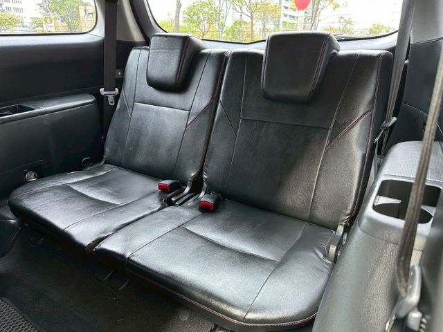 實車實價／經典七人座神車／恆溫空調／倒車顯影／抬頭顯示器／原鈑件  第9張相片