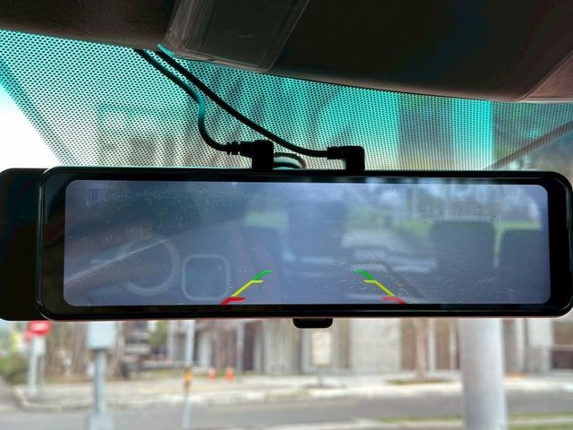 實車實價／經典七人座神車／恆溫空調／倒車顯影／抬頭顯示器／原鈑件  第14張相片