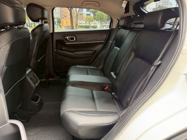 全新世代／頂級P版／全車原鈑件／ACC／免鑰匙／電尾門／無線充電／LED頭燈／原廠保養／實車實價  第6張相片