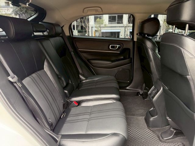 全新世代／頂級P版／全車原鈑件／ACC／免鑰匙／電尾門／無線充電／LED頭燈／原廠保養／實車實價  第8張相片