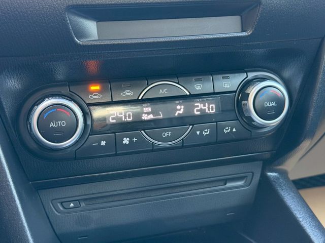 尊榮安全版／免鑰匙系統／恆溫空調／定速巡航／盲點偵測／倒車顯影／抬頭顯示／實車實價  第12張相片