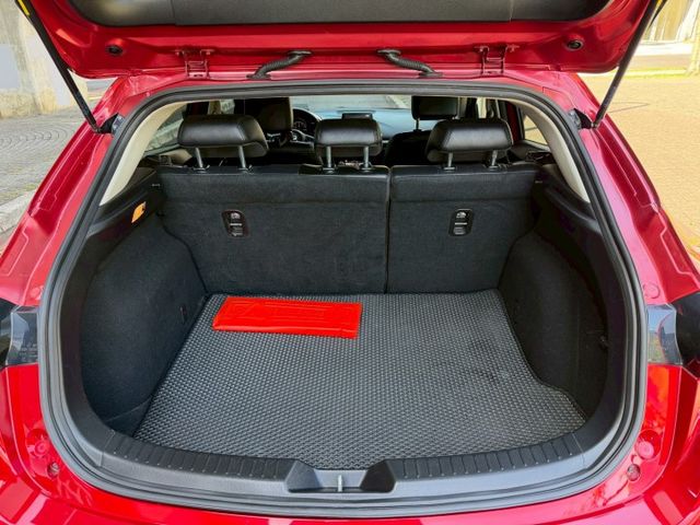 尊榮安全版／免鑰匙系統／恆溫空調／定速巡航／盲點偵測／倒車顯影／抬頭顯示／實車實價  第15張相片