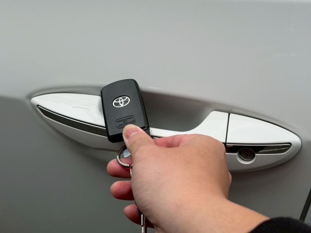 免鑰匙／僅跑7.8萬／前後雷達／倒車顯影／盲點偵測／定速巡航／六顆氣囊  第16張相片