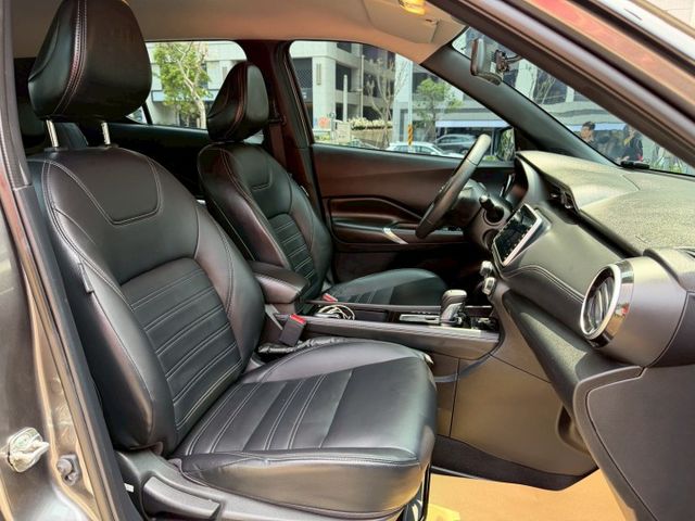 旗艦版／全車原鈑件／ACC／免鑰匙／環景／盲點／CarPlay／JBL音響／電子手煞／AUTOHOLD  第7張相片