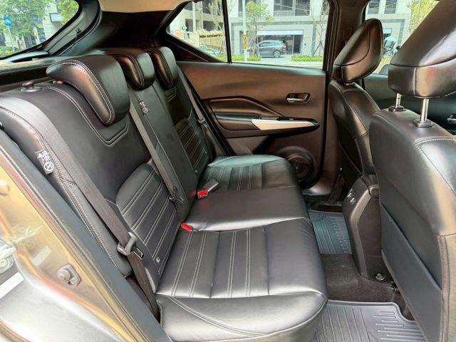 旗艦版／全車原鈑件／ACC／免鑰匙／環景／盲點／CarPlay／JBL音響／電子手煞／AUTOHOLD  第8張相片