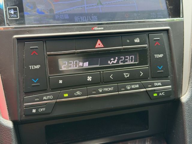 豪華版／I-KEY／電動椅／衛星導航／倒車顯影／僅跑9.3萬／剛保養完  第13張相片