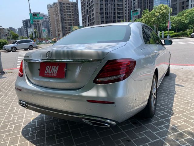 E220d／總代理／經理汰換絕非營業車／盲點／換檔撥片／認證車／電動尾門／CarPlay／原廠大螢幕／市場最低／可好幾本  第3張相片