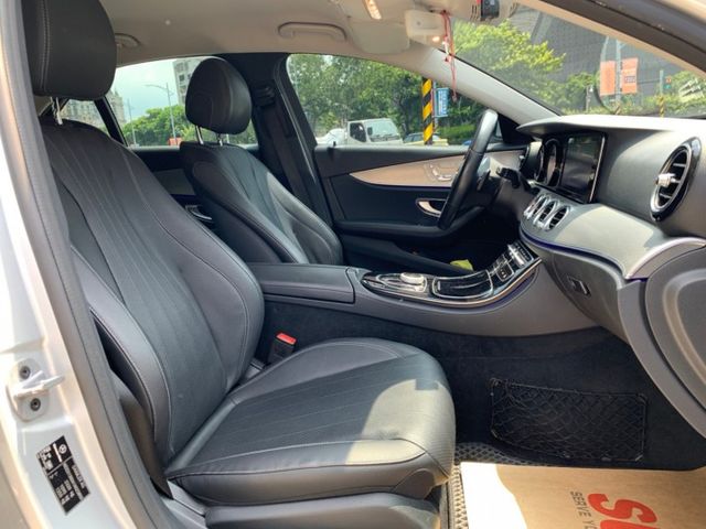 E220d／總代理／經理汰換絕非營業車／盲點／換檔撥片／認證車／電動尾門／CarPlay／原廠大螢幕／市場最低／可好幾本  第7張相片