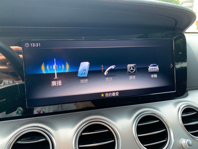 E220d／總代理／經理汰換絕非營業車／盲點／換檔撥片／認證車／電動尾門／CarPlay／原廠大螢幕／市場最低／可好幾本  第11張相片