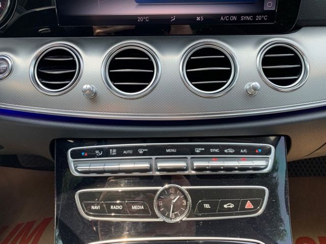E220d／總代理／經理汰換絕非營業車／盲點／換檔撥片／認證車／電動尾門／CarPlay／原廠大螢幕／市場最低／可好幾本  第12張相片