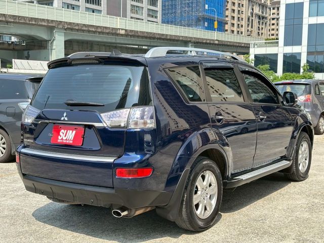 客貨車／I-KEY／天窗／換檔撥片／倒車顯影／定速／車頂行李架  第3張相片