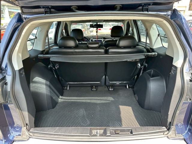 客貨車／I-KEY／天窗／換檔撥片／倒車顯影／定速／車頂行李架  第13張相片