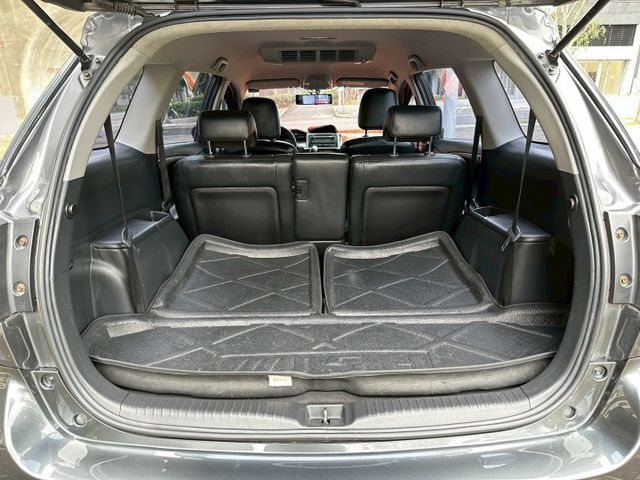 實車實價／經典七人座神車／恆溫空調／倒車顯影／抬頭顯示器／原鈑件  第15張相片