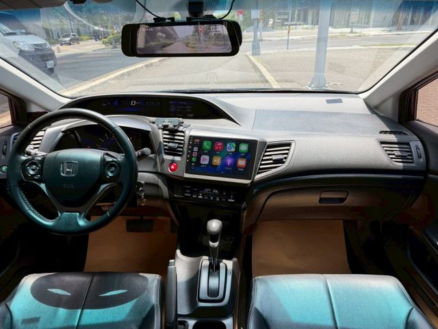 原鈑件／換檔撥片／恆溫空調／安卓機／無線CarPlay／倒車顯影／定速巡航  第4張相片