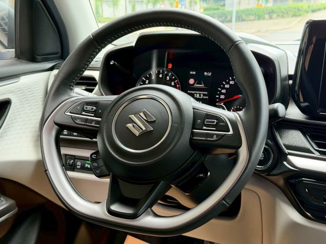 大改款／僅跑1萬／全車原鈑件／原廠保固中／ACC／無線CarPlay／免鑰匙／超級省油／Level 2  第9張相片