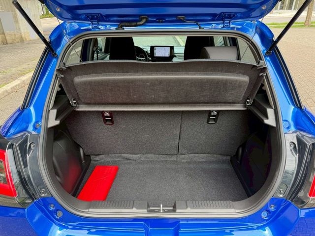 大改款／僅跑1萬／全車原鈑件／原廠保固中／ACC／無線CarPlay／免鑰匙／超級省油／Level 2  第19張相片