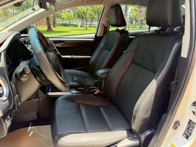 小改款／全車LED化／升級煞車／免鑰匙系統／安卓機／無線CarPlay／盲點／全車原鈑件  第5張相片