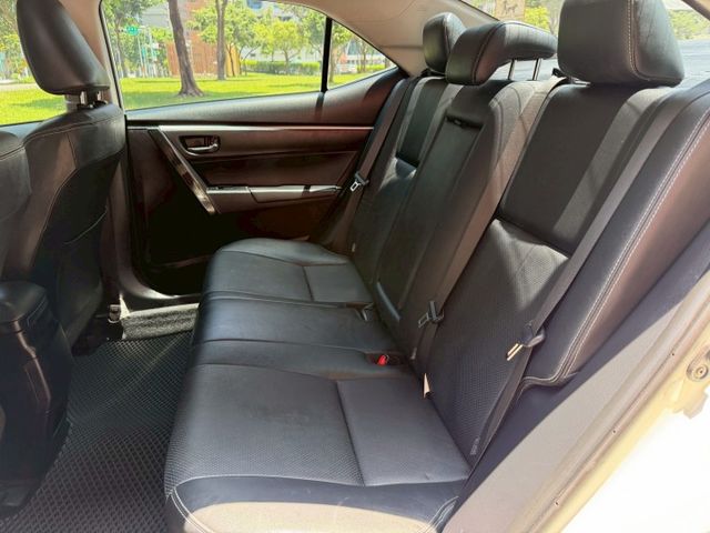 小改款／全車LED化／升級煞車／免鑰匙系統／安卓機／無線CarPlay／盲點／全車原鈑件  第6張相片