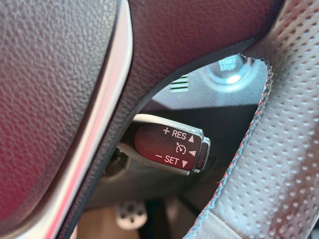 小改款／全車LED化／升級煞車／免鑰匙系統／安卓機／無線CarPlay／盲點／全車原鈑件  第9張相片