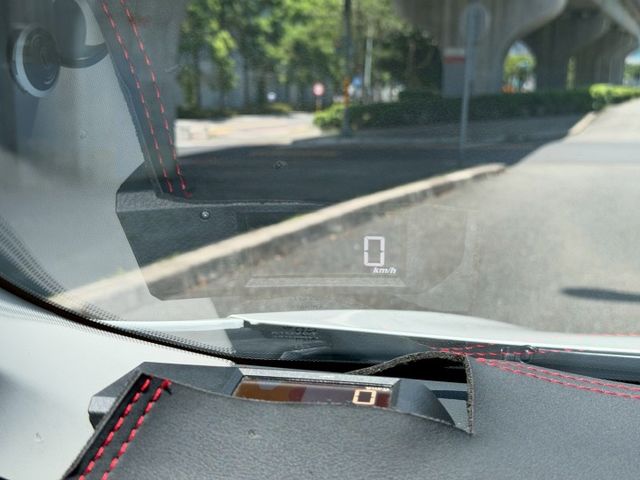 小改款／全車LED化／升級煞車／免鑰匙系統／安卓機／無線CarPlay／盲點／全車原鈑件  第13張相片