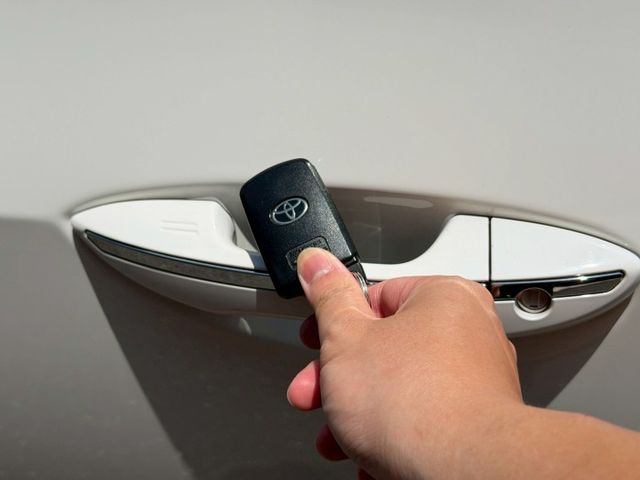 小改款／全車LED化／升級煞車／免鑰匙系統／安卓機／無線CarPlay／盲點／全車原鈑件  第16張相片