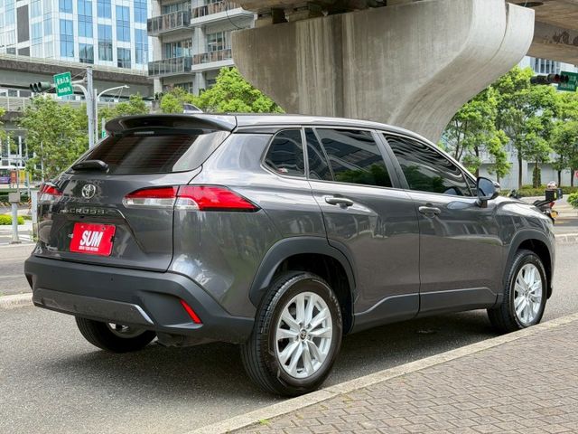 豪華版／里程僅跑9400公里／里程保證／全車原鈑件／免鑰匙／level 2／原廠保固中  第3張相片