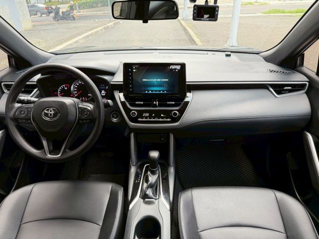 豪華版／里程僅跑9400公里／里程保證／全車原鈑件／免鑰匙／level 2／原廠保固中  第4張相片