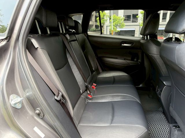 豪華版／里程僅跑9400公里／里程保證／全車原鈑件／免鑰匙／level 2／原廠保固中  第8張相片
