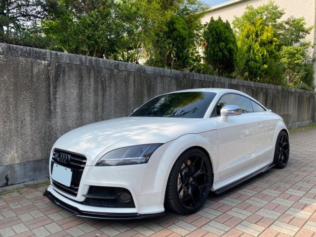 改好改滿的TTs  日規進口 2008年 Audi TTS Quattro 實跑13萬 紅色真皮內裝 / 全車原漆原鈑  第1張相片