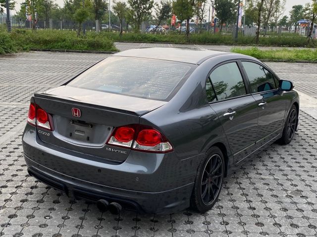 2009 Honda K12 1.8 VTI-S  渦輪車 全車精品 卡夢引擎蓋 此車為性能車，不附任何保證保固  第6張相片
