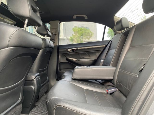 2009 Honda K12 1.8 VTI-S  渦輪車 全車精品 卡夢引擎蓋 此車為性能車，不附任何保證保固  第8張相片