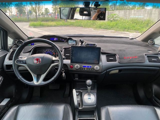2009 Honda K12 1.8 VTI-S  渦輪車 全車精品 卡夢引擎蓋 此車為性能車，不附任何保證保固  第9張相片