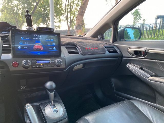 2009 Honda K12 1.8 VTI-S  渦輪車 全車精品 卡夢引擎蓋 此車為性能車，不附任何保證保固  第11張相片