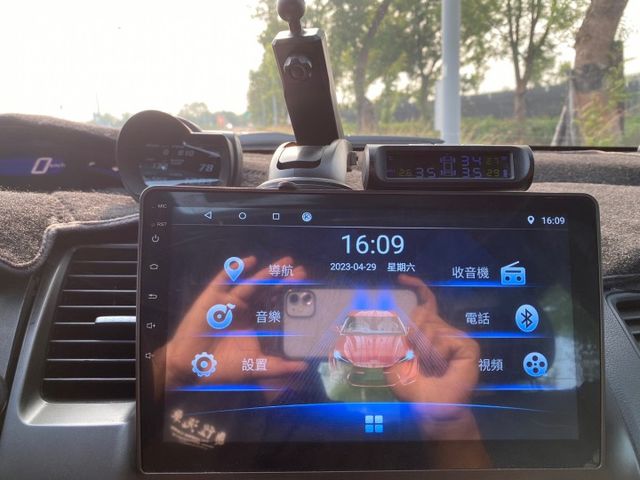 2009 Honda K12 1.8 VTI-S  渦輪車 全車精品 卡夢引擎蓋 此車為性能車，不附任何保證保固  第12張相片
