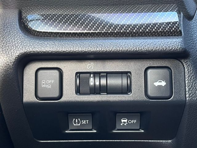 2016年 Subaru WRX 2.0 跑8.9萬 無重大事故 無泡水 里程保證 原版件  可認證 I-key免鑰匙  第12張相片