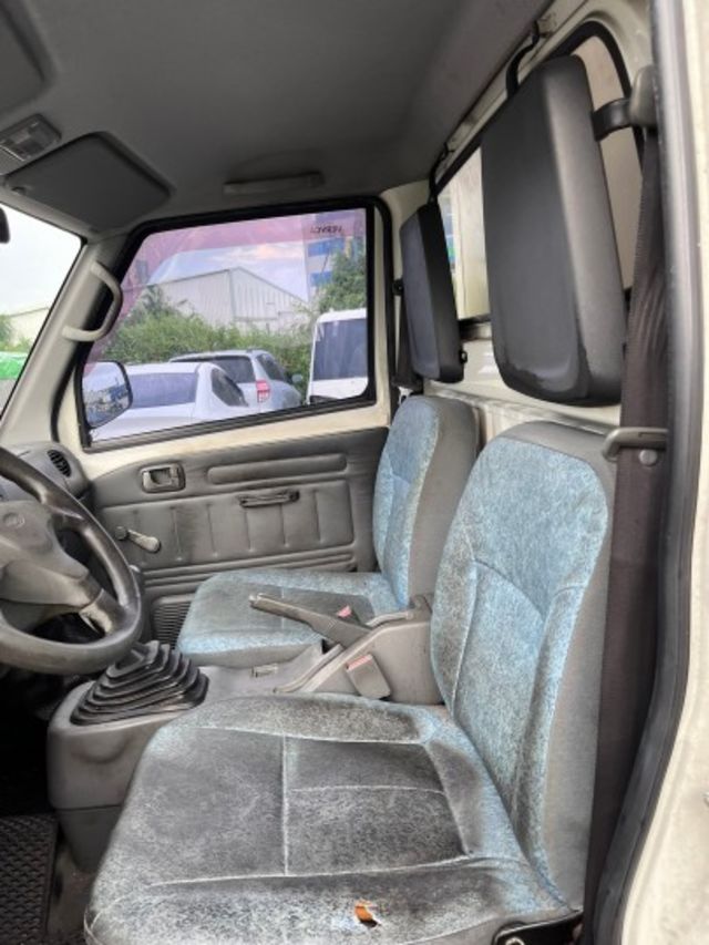 2010年 三菱 菱厲 箱式  僅跑17萬 無重大事故 無待修 目前車輛已整備好  第4張相片