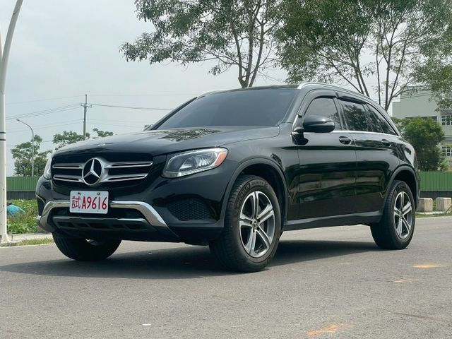 2017年 Benz GLC300 SUV 僅跑14.3萬 里程保證  原版件 保證無重大事故 無泡水  第1張相片